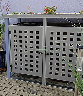 Selbst hergestellte Muelltonnenverkleidung