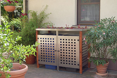 Selbst hergestellte Muelltonnenverkleidung