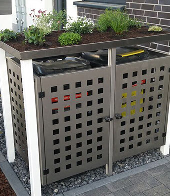 Selbst hergestellte Muelltonnenverkleidung