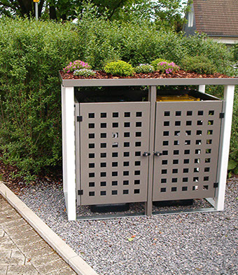 Selbst hergestellte Muelltonnenverkleidung